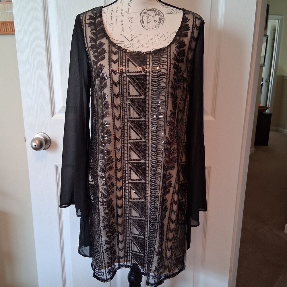 Sequinned Sheer Long Sleeve Tunic. Black. Size Medium NWT